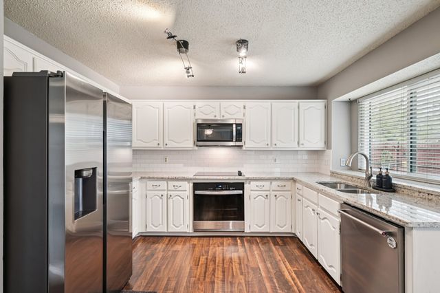 2047 Wanderlust Drive, Lewisville, TX 75067