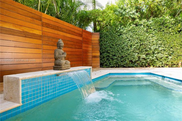 1900 Pizarro St, Coral Gables, FL 33134