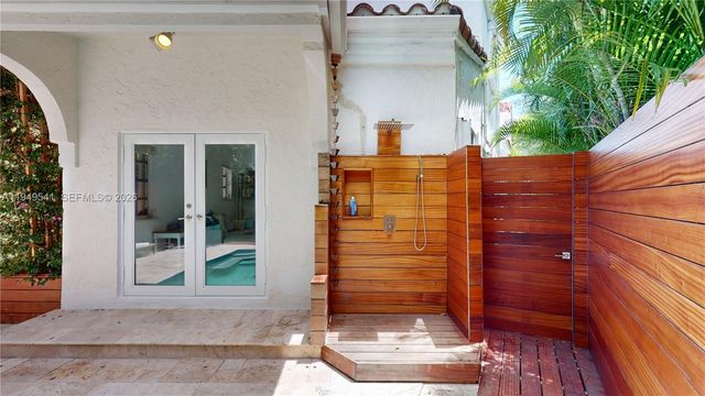 1900 Pizarro St, Coral Gables, FL 33134