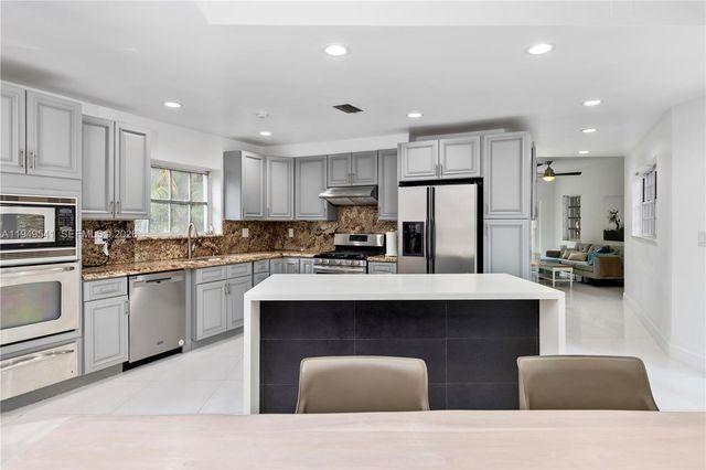 1900 Pizarro St, Coral Gables, FL 33134