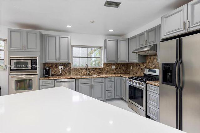 1900 Pizarro St, Coral Gables, FL 33134