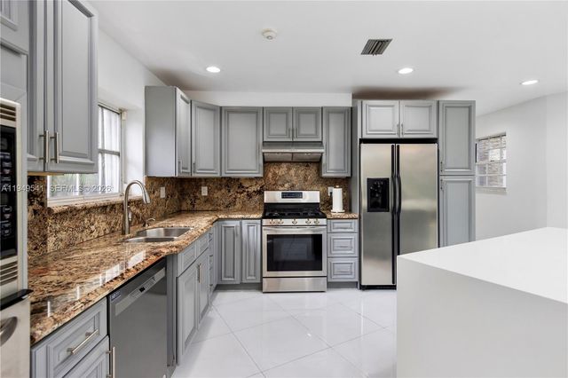 1900 Pizarro St, Coral Gables, FL 33134