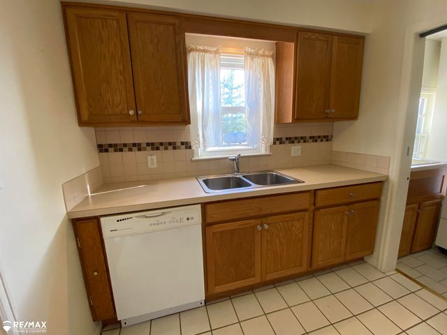 6007 Corunna Road, Flint, MI 48532