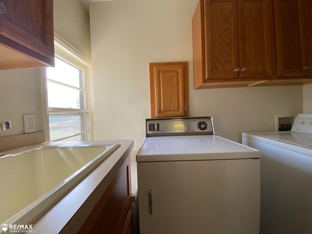 6007 Corunna Road, Flint, MI 48532