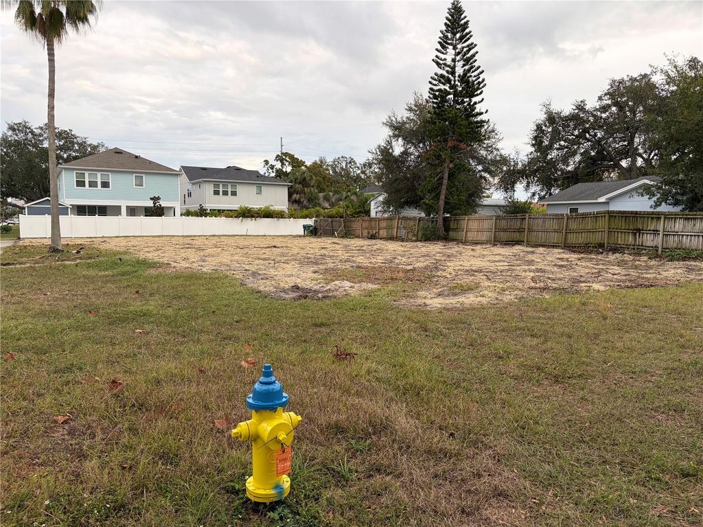 3210 W NORTH B STREET, Tampa, FL 33609