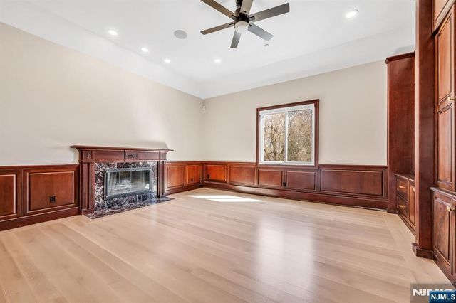 5 Burning Hollow Road, Saddle River, NJ 07458