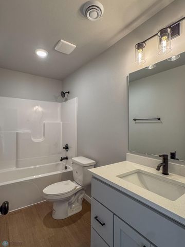 1107 60th Avenue W, West Fargo, ND 58078