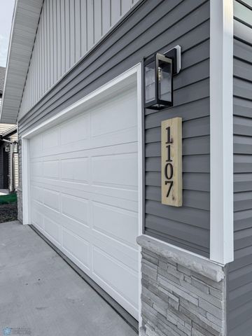 1107 60th Avenue W, West Fargo, ND 58078