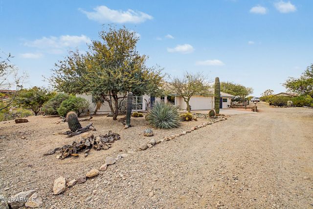 1340 E ROCK WREN Road, Wickenburg, AZ 85390