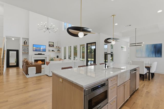 3860 Walnut Hill Lane, Dallas, TX 75229