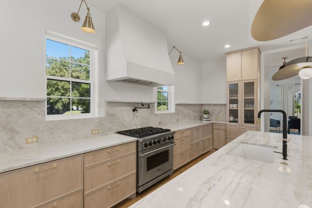 3860 Walnut Hill Lane, Dallas, TX 75229