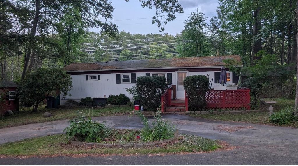 Image 1 of property listing at 5 Hemlock Haven Road # 5, Hampton, NH 03842