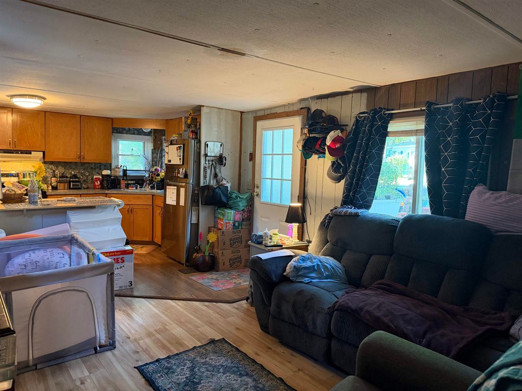 Image 4 of property listing at 5 Hemlock Haven Road, Hampton, NH 03842