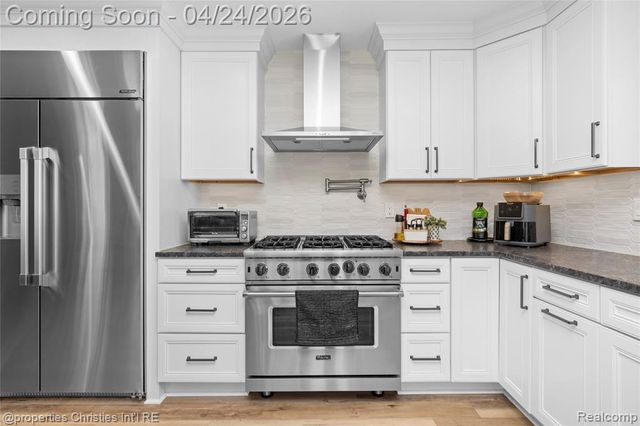 3160 W Ridge Court, Commerce Twp, MI 48390
