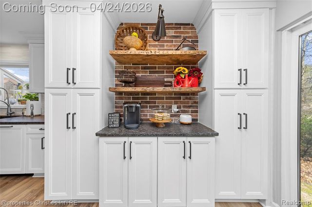 3160 W Ridge Court, Commerce Twp, MI 48390
