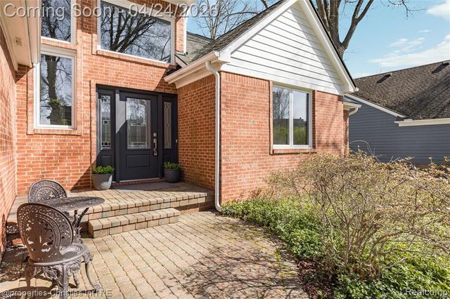 3160 W Ridge Court, Commerce Twp, MI 48390