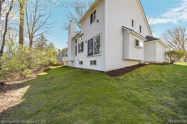 3160 W Ridge Court, Commerce Twp, MI 48390