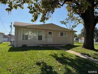 2605 Cayuga Street, Granite City, IL 62040