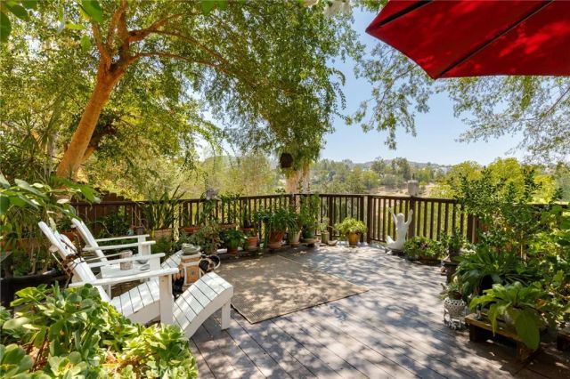 21008 Bandera, Woodland Hills, CA 91364