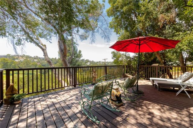 21008 Bandera, Woodland Hills, CA 91364
