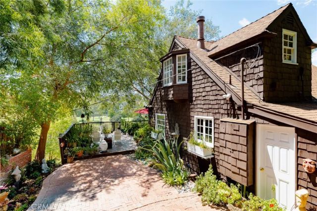 21008 Bandera, Woodland Hills, CA 91364