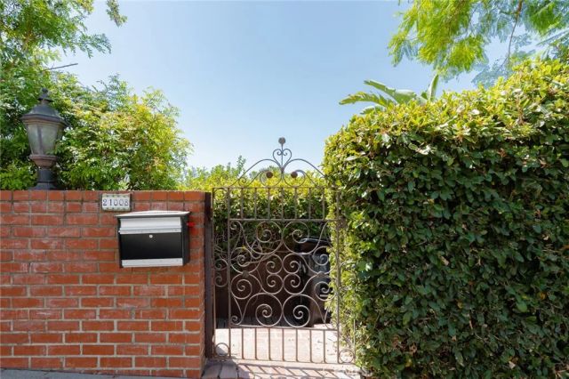 21008 Bandera, Woodland Hills, CA 91364