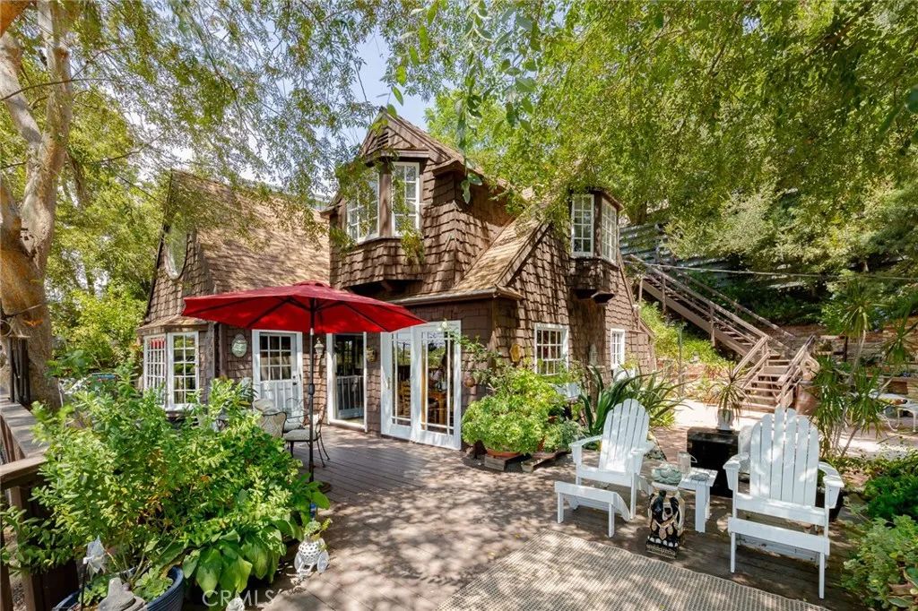 21008 Bandera, Woodland Hills, CA 91364
