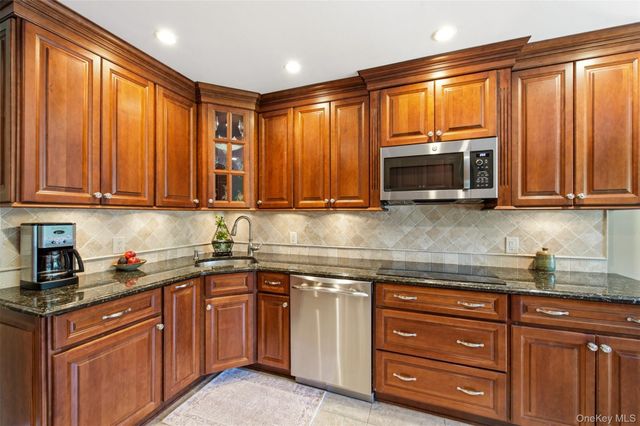 15 Brandywine Drive, East Setauket, NY 11733