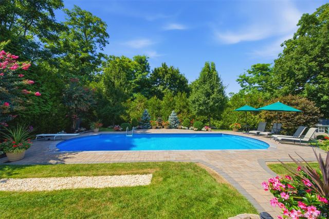 15 Brandywine Drive, East Setauket, NY 11733
