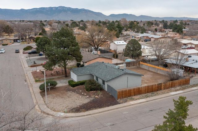 6300 Barnhart Court NE, Albuquerque, NM 87109