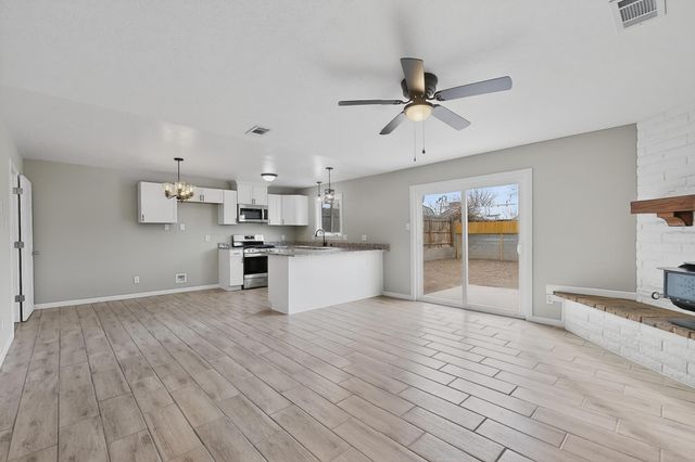 6300 Barnhart Court NE, Albuquerque, NM 87109