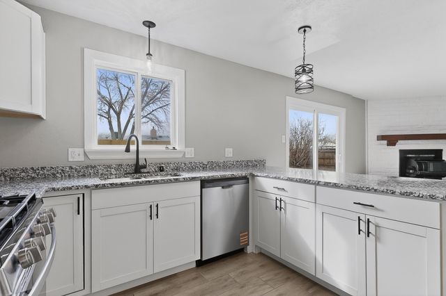 6300 Barnhart Court NE, Albuquerque, NM 87109