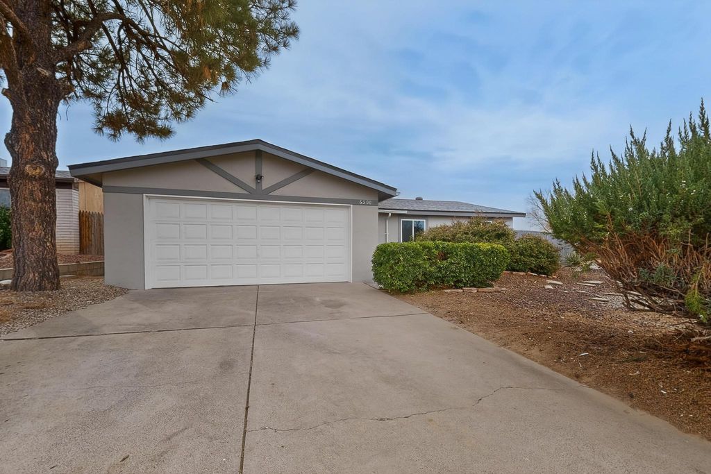 6300 Barnhart Court NE, Albuquerque, NM 87109