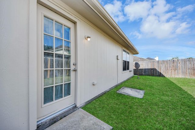 2606 Tinas Terrace Drive, Houston, TX 77038