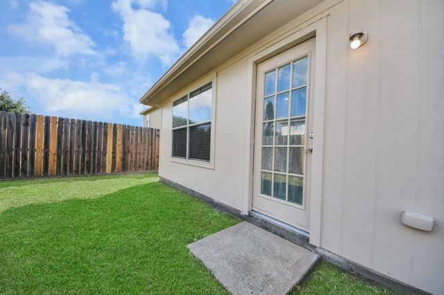 2606 Tinas Terrace Drive, Houston, TX 77038