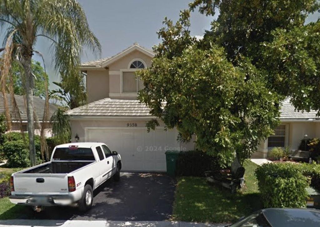 9358 Arborwood Cir, Davie, FL 33328