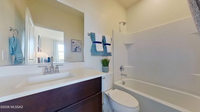 14091 E Golden Oaks Road, Vail, AZ 85641