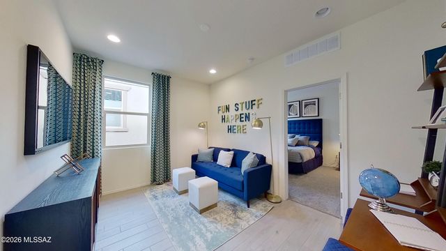 14091 E Golden Oaks Road, Vail, AZ 85641