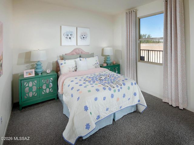 14091 E Golden Oaks Road, Vail, AZ 85641