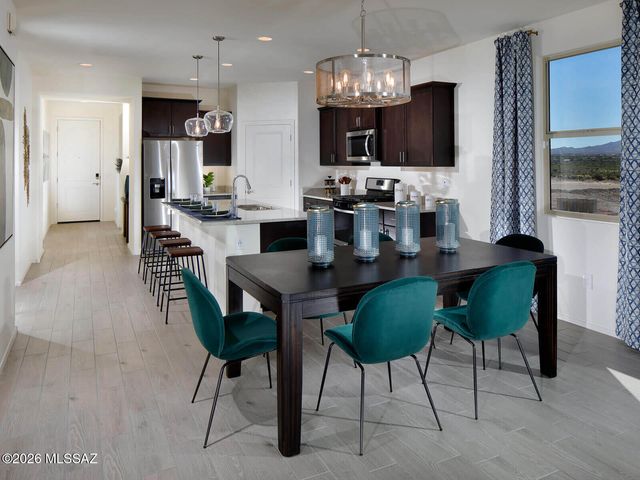 14091 E Golden Oaks Road, Vail, AZ 85641