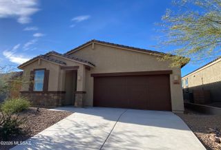 14091 E Golden Oaks Road, Vail, AZ 85641