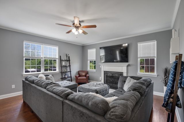 224 Hickory Pointe Dr, Lebanon, TN 37087