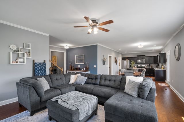 224 Hickory Pointe Dr, Lebanon, TN 37087