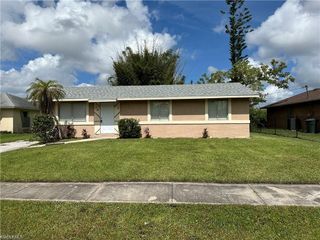 8 Roanoke DR, Fort Myers, FL 33905