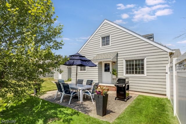 98 Totowa Rd, Totowa Boro, NJ 07512