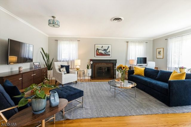 98 Totowa Rd, Totowa Boro, NJ 07512