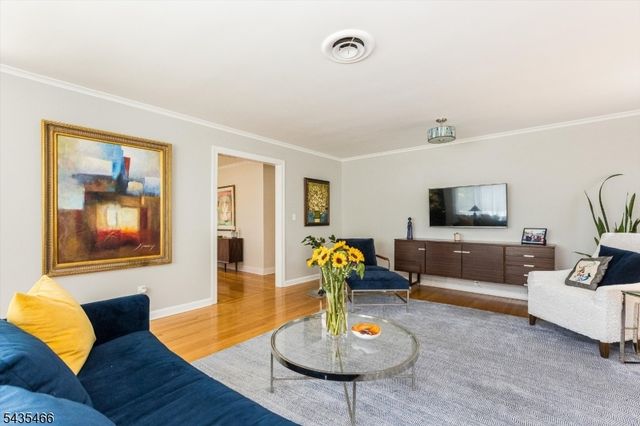 98 Totowa Rd, Totowa Boro, NJ 07512