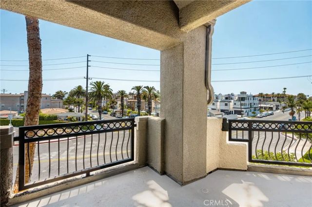 310 Lake Street 301, Huntington Beach, CA 92648