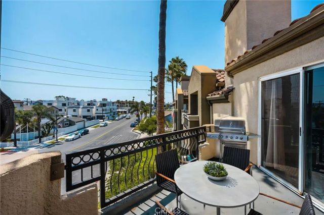 310 Lake Street 301, Huntington Beach, CA 92648
