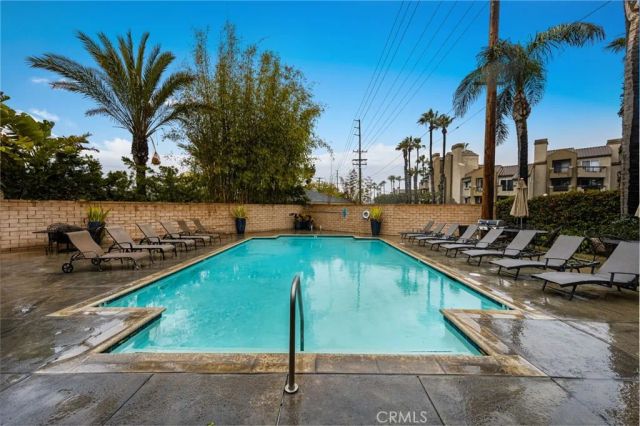 310 Lake Street 301, Huntington Beach, CA 92648